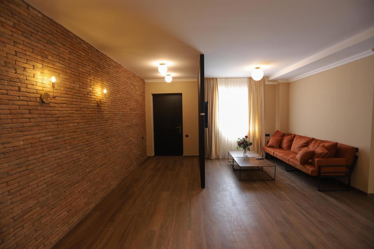 Hotel Inside Kazbegi Екстериор снимка