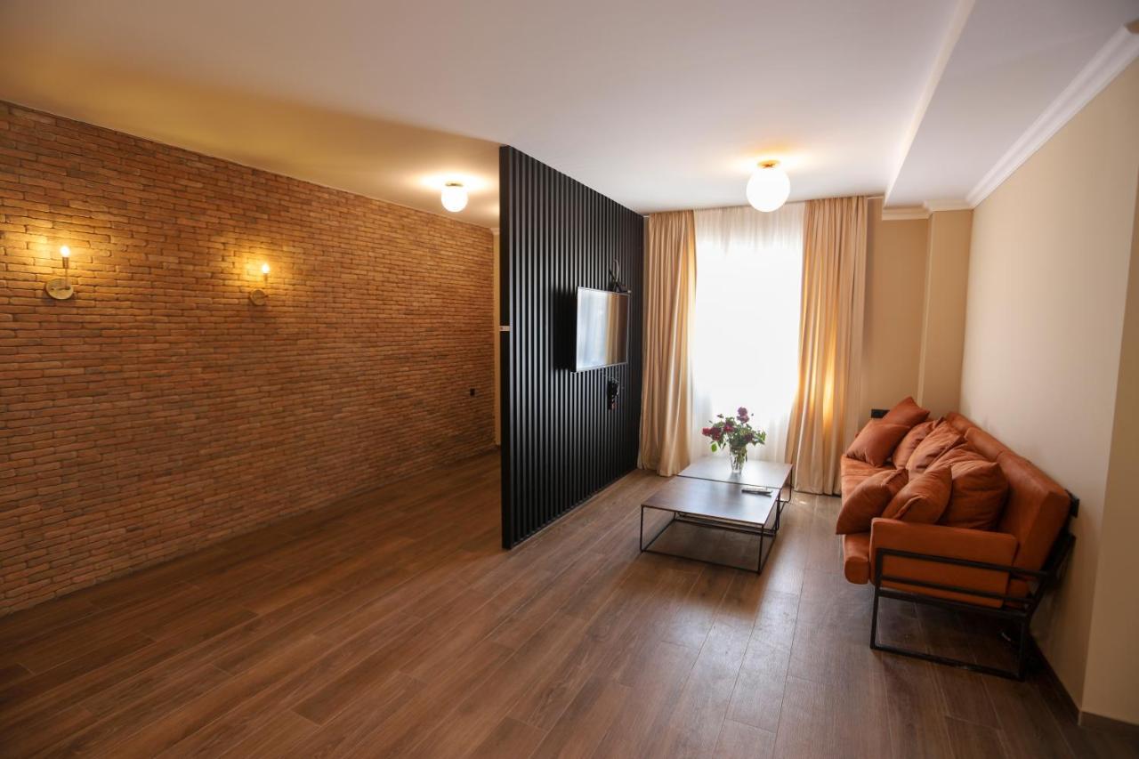 Hotel Inside Kazbegi Екстериор снимка