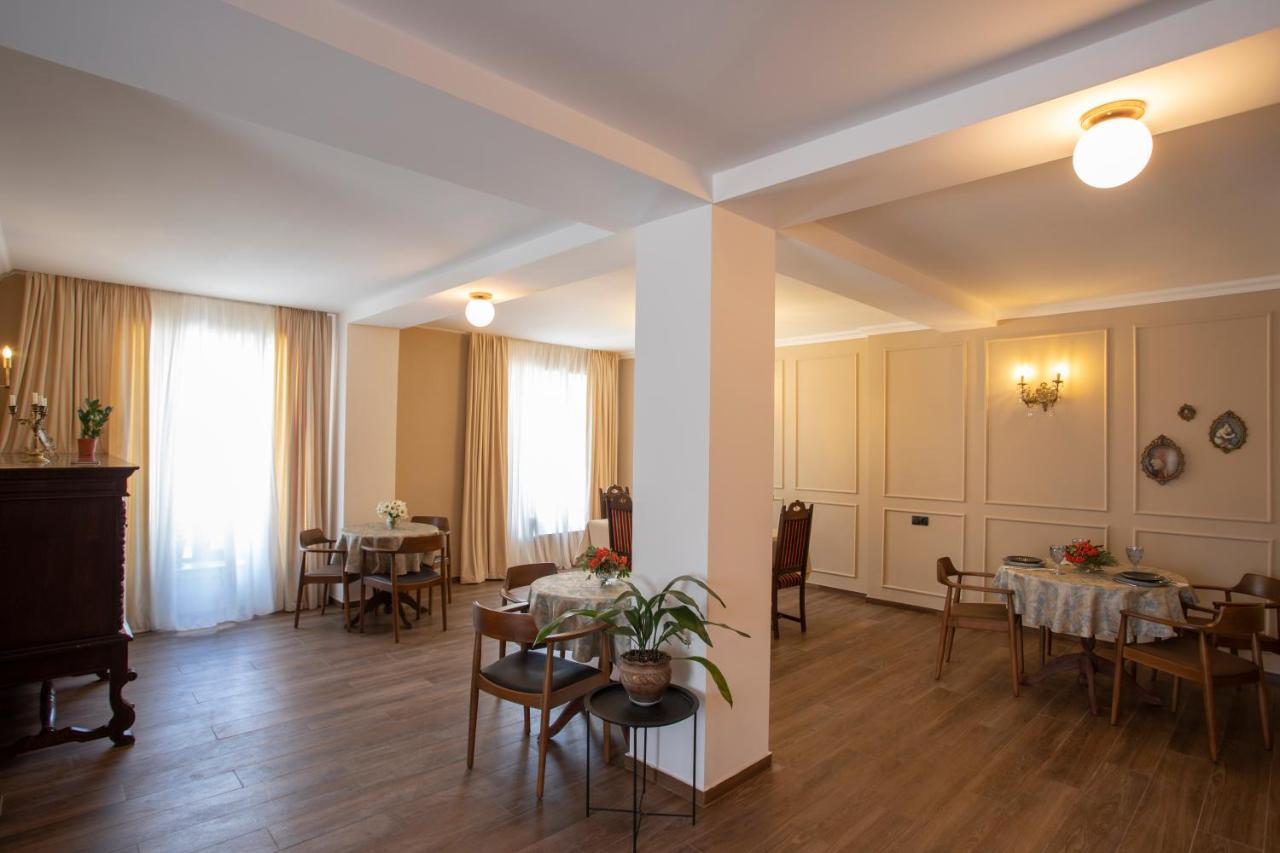 Hotel Inside Kazbegi Екстериор снимка