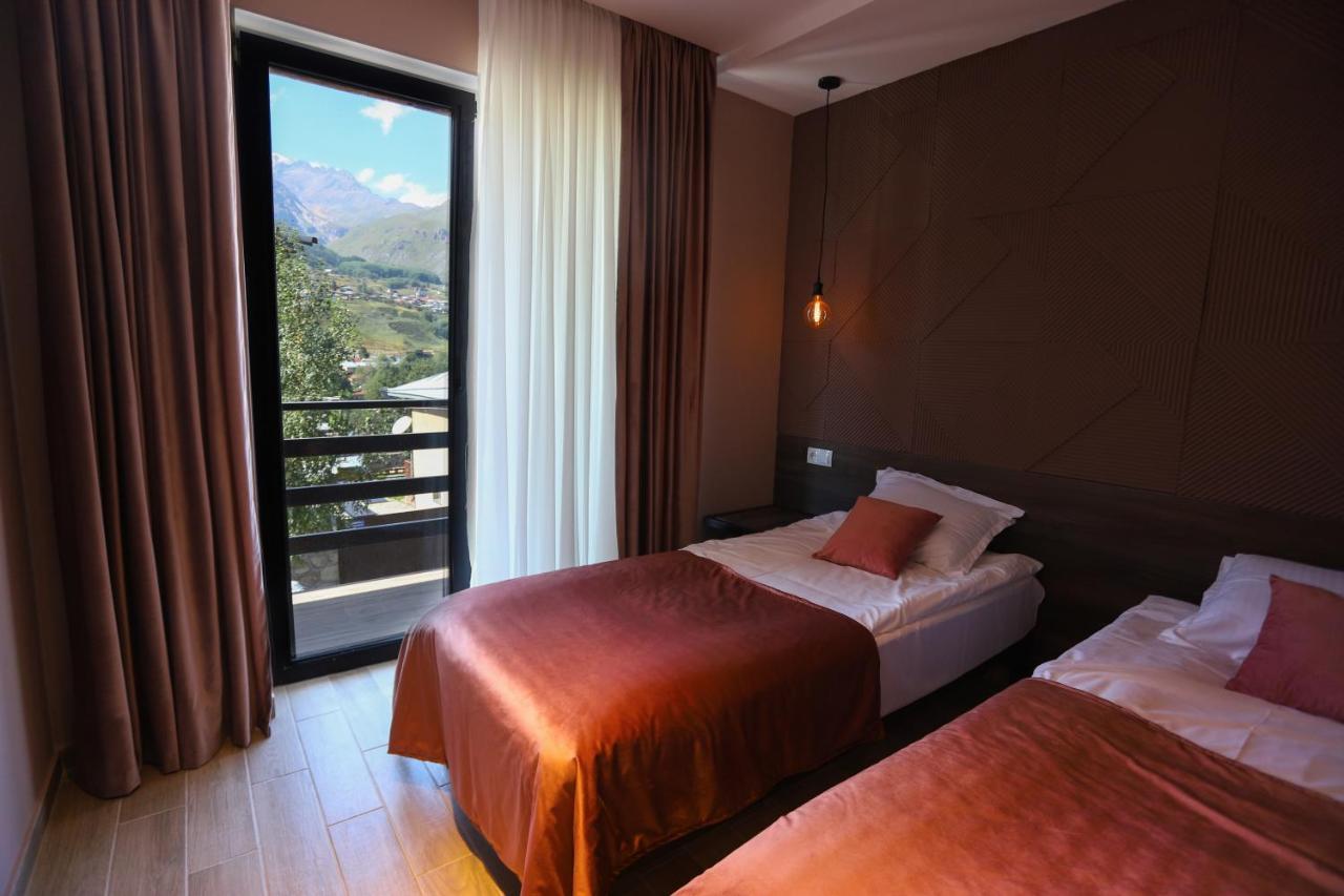 Hotel Inside Kazbegi Екстериор снимка